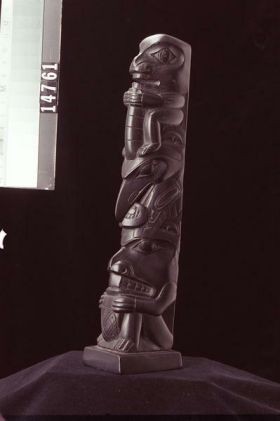 Image representing Pole, argillite.